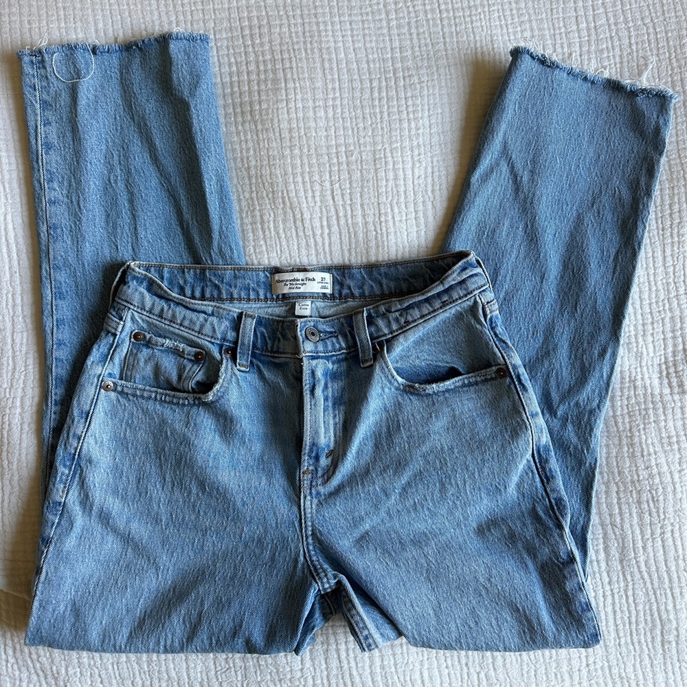 The 90s Straight Mid Rise Jeans